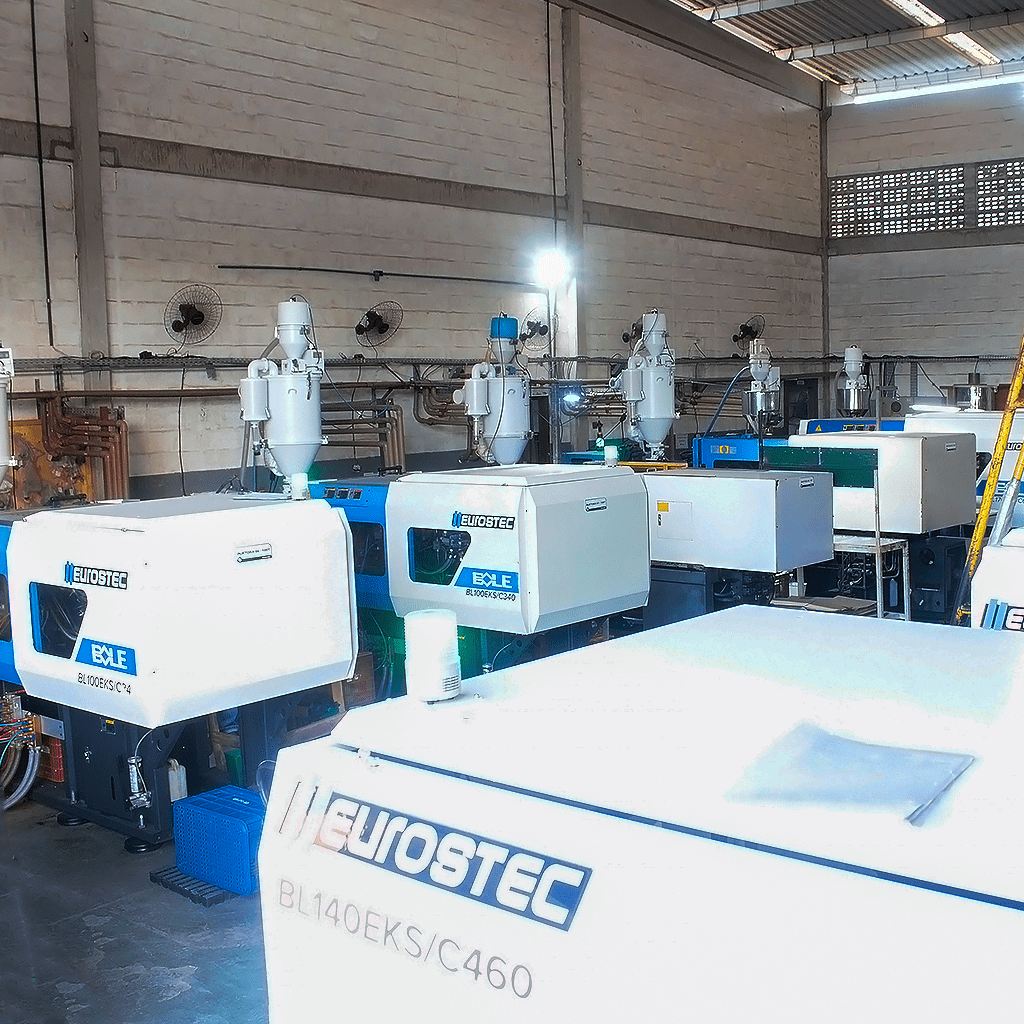 Injetora BB Plastics 4